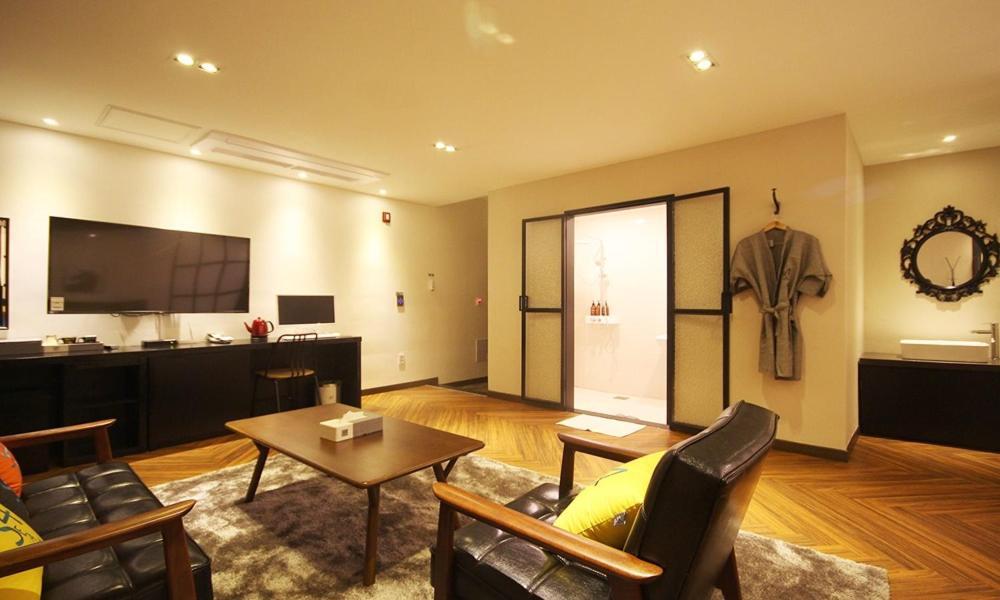 Iksan 4 Seasons Hotel Exterior photo